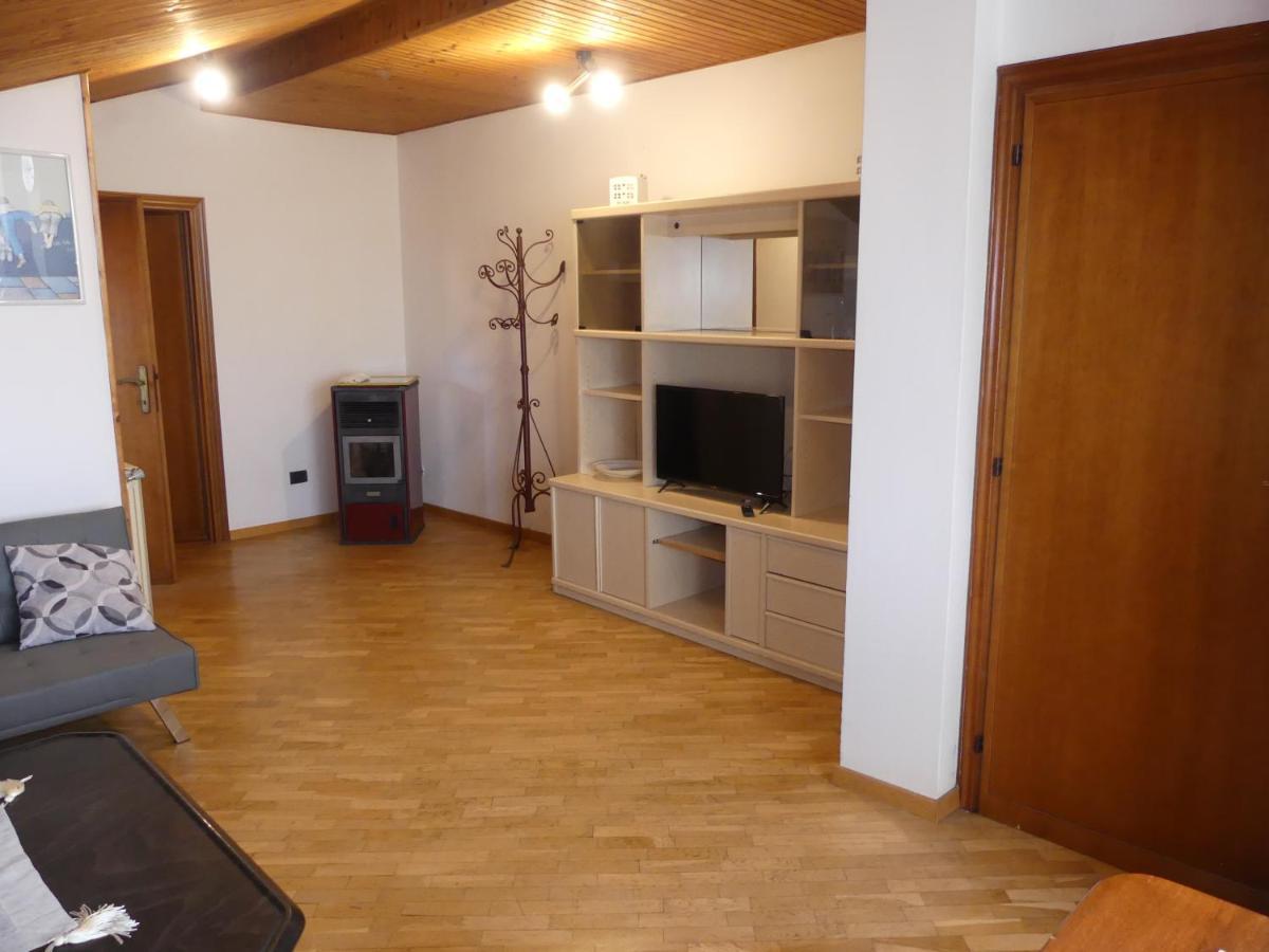 Amadeus Pinolo Apartment Gubbio Bagian luar foto